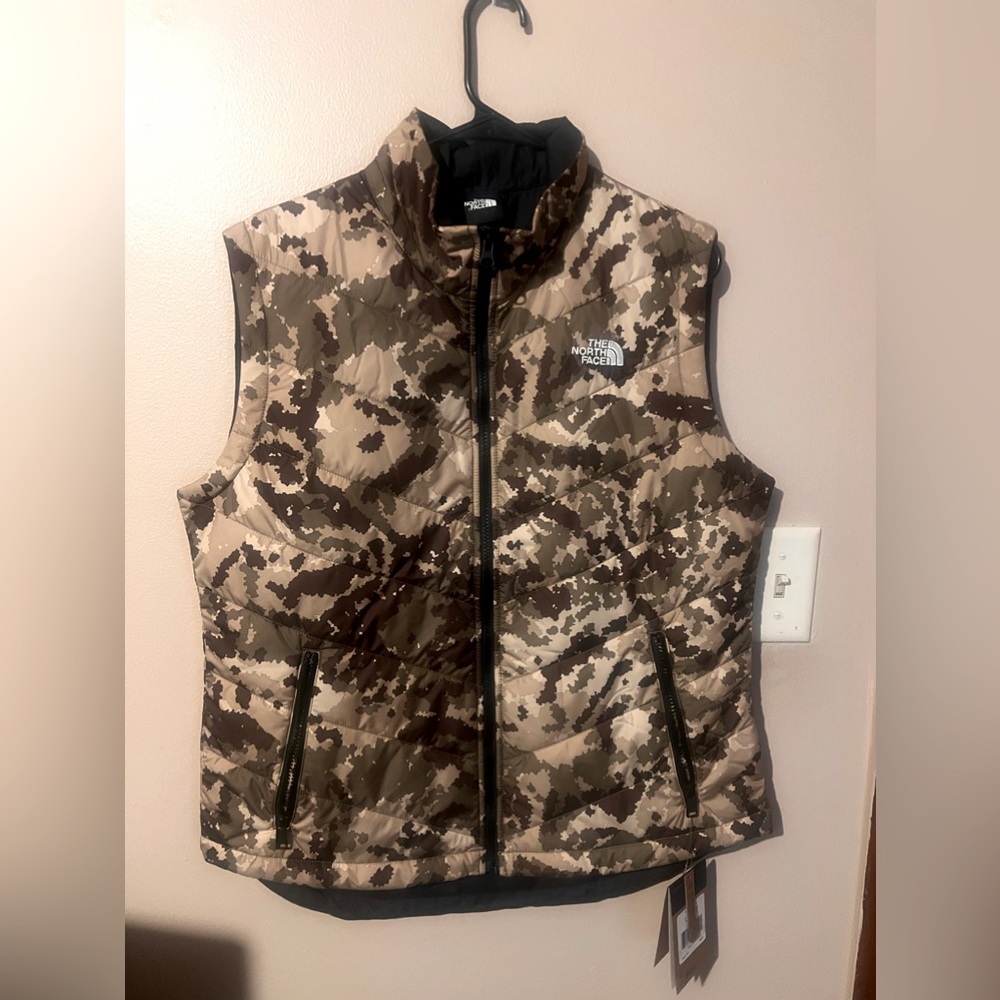 Women’s Camo The North Face vest brand new with tags